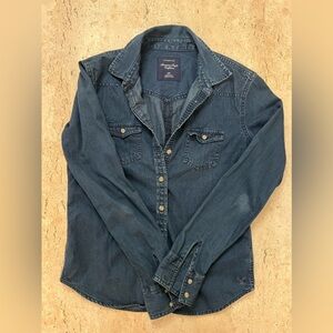American Eagle Women’s Denim Shirt Size Small